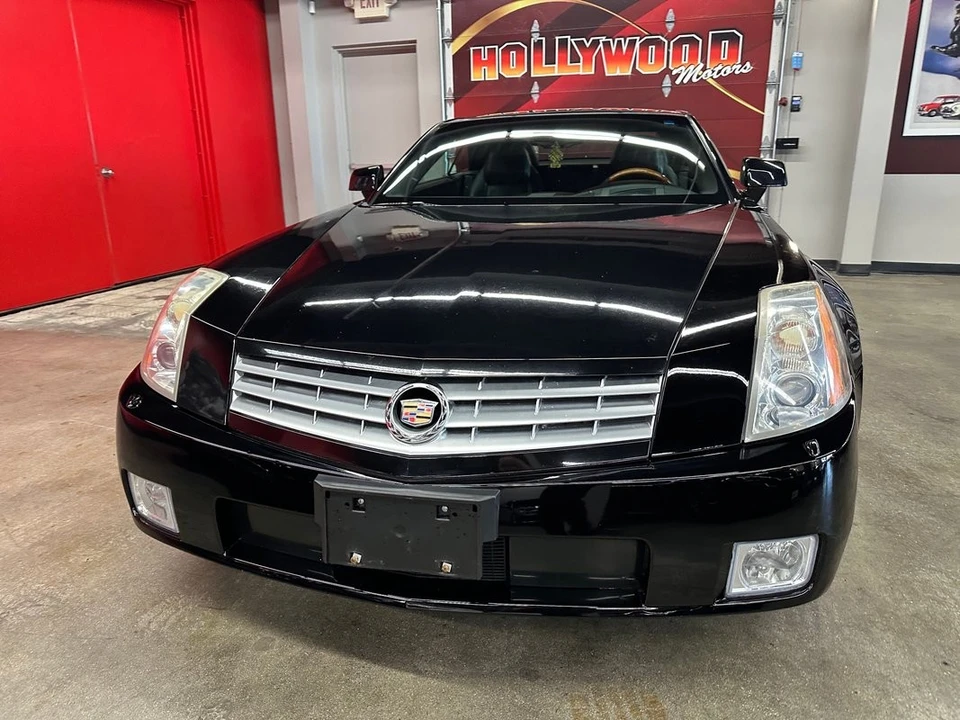 2005 Cadillac XLR - Image 8 of 21