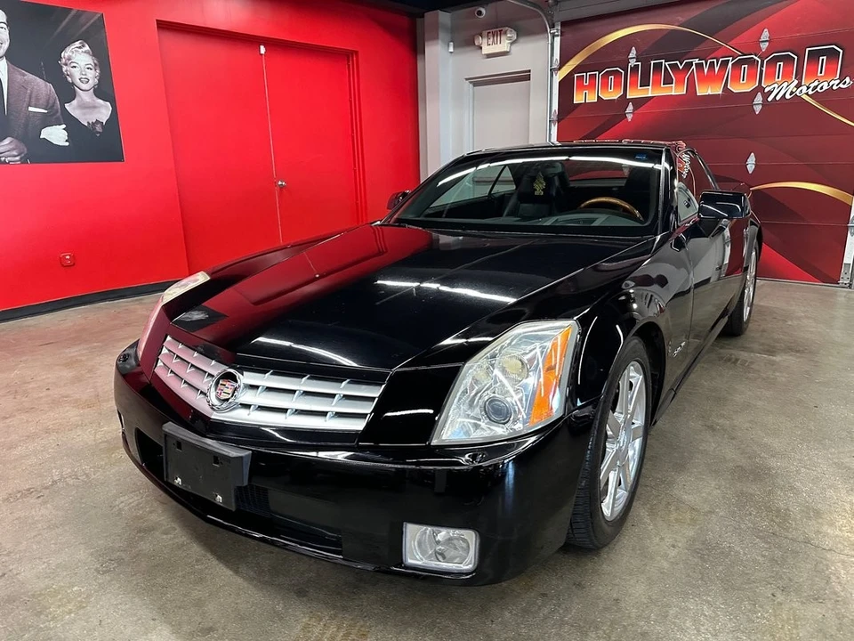 2005 Cadillac XLR - Image 6 of 21