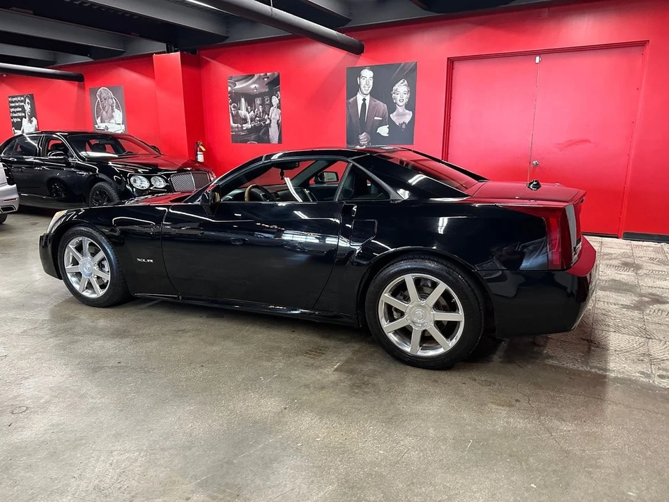 2005 Cadillac XLR - Image 21 of 21