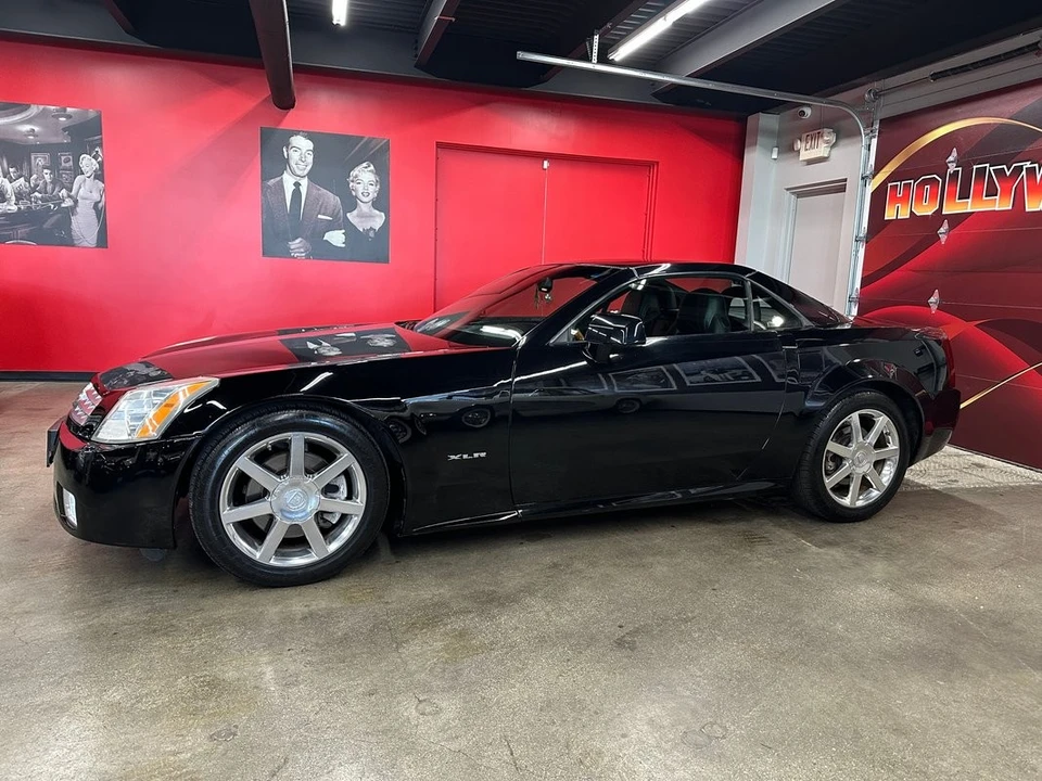 2005 Cadillac XLR - Image 2 of 21