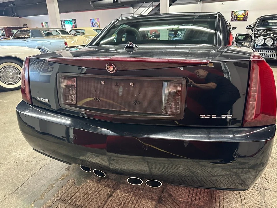 2005 Cadillac XLR - Image 19 of 21