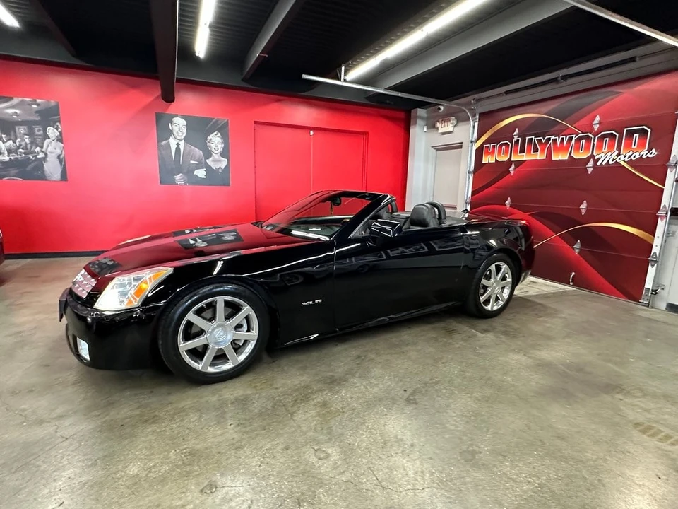 2005 Cadillac XLR - Image 3 of 21