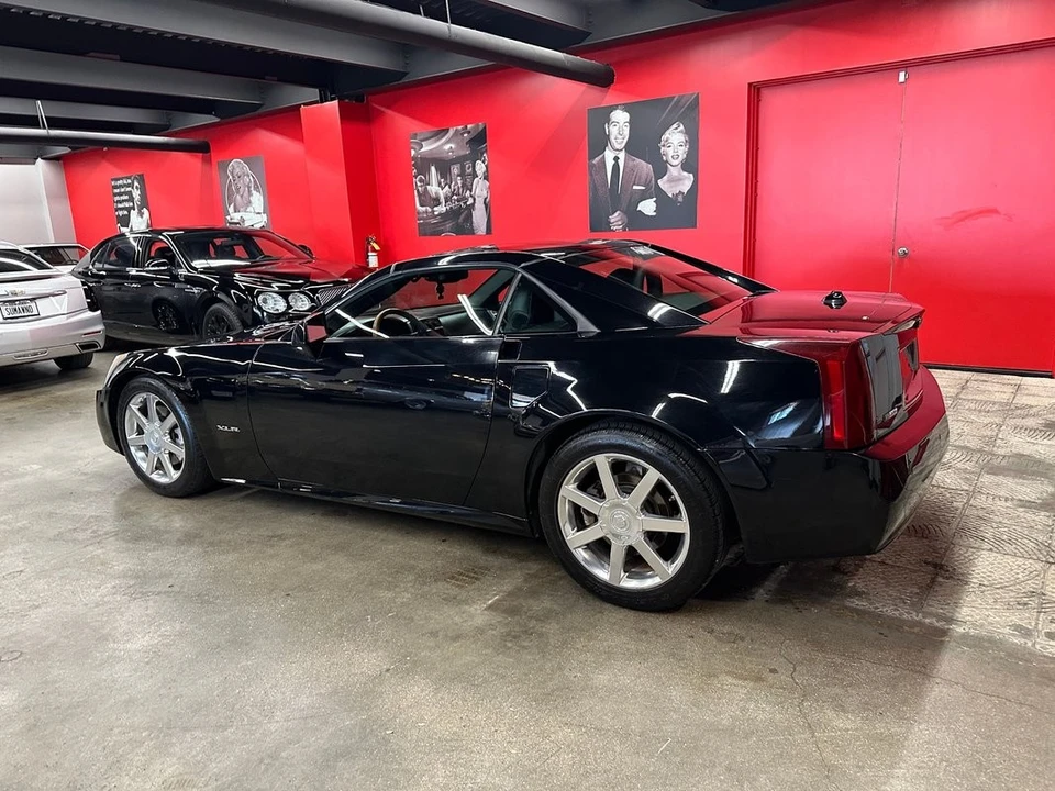 2005 Cadillac XLR - Image 20 of 21