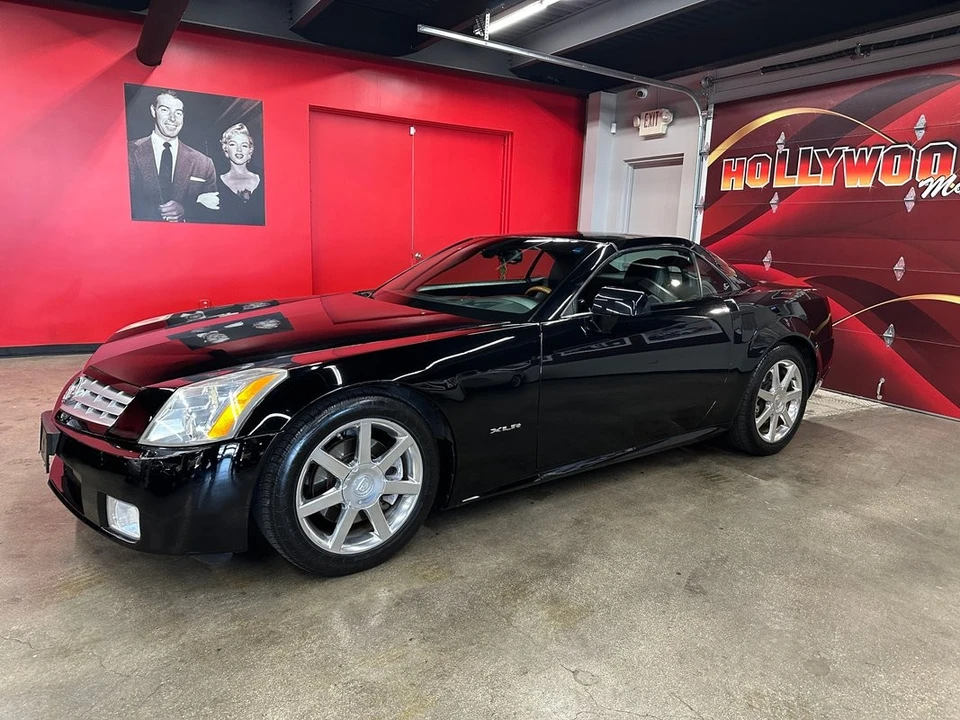 2005 Cadillac XLR - Image 4 of 21