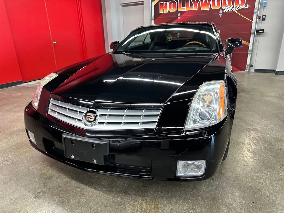 2005 Cadillac XLR - Image 7 of 21