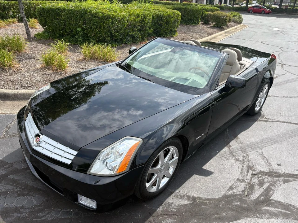 2005 Cadillac XLR - Image 3 of 31