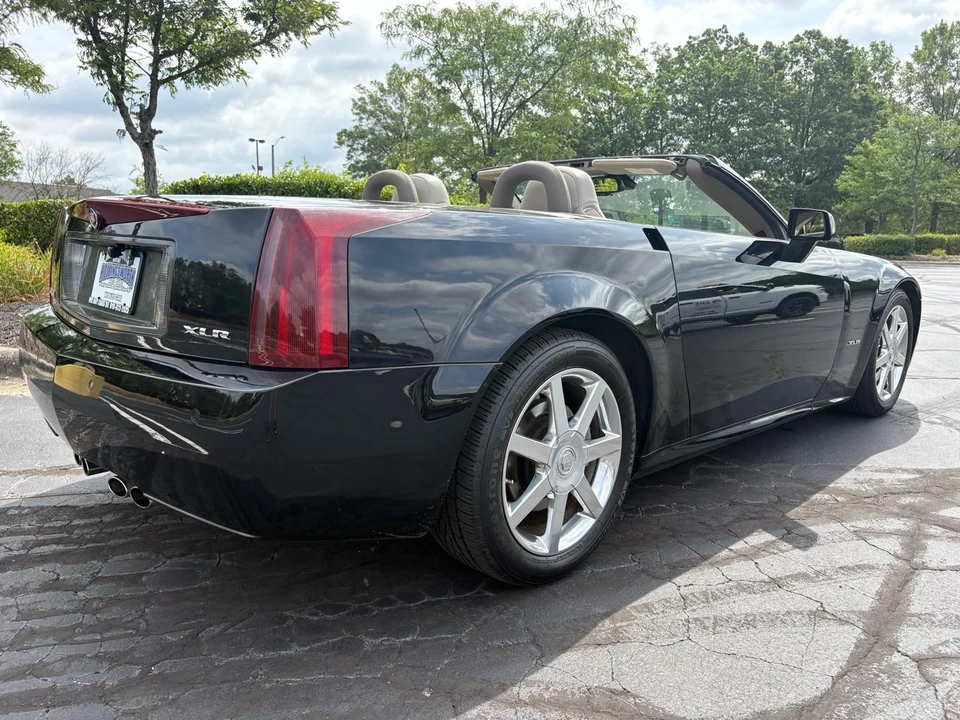 2005 Cadillac XLR - Image 7 of 31