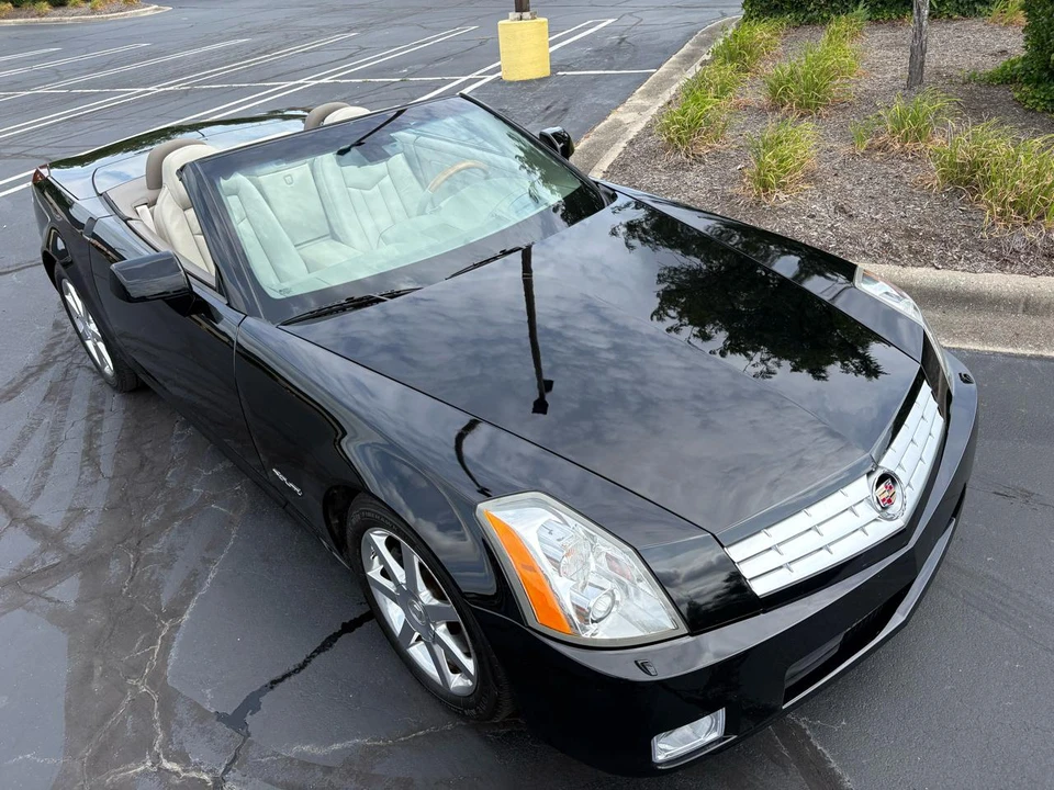 2005 Cadillac XLR - Image 15 of 31