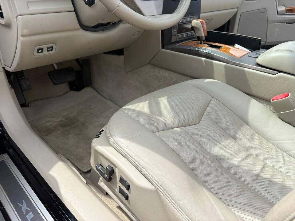 2005 Cadillac XLR - Image 24 of 31