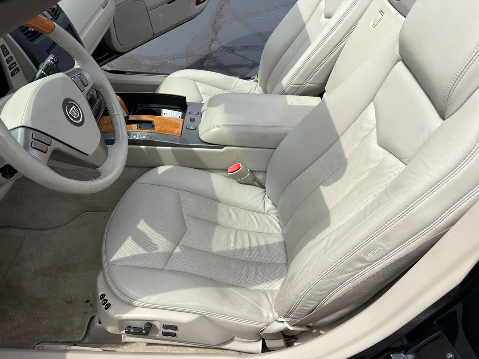 2005 Cadillac XLR - Image 25 of 31