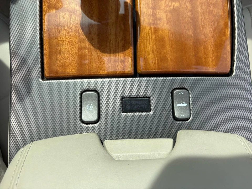 2005 Cadillac XLR - Image 31 of 31