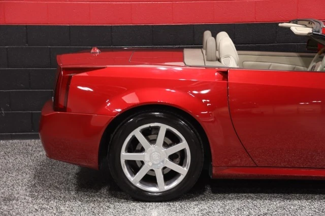 2005 Cadillac XLR - Image 5 of 24