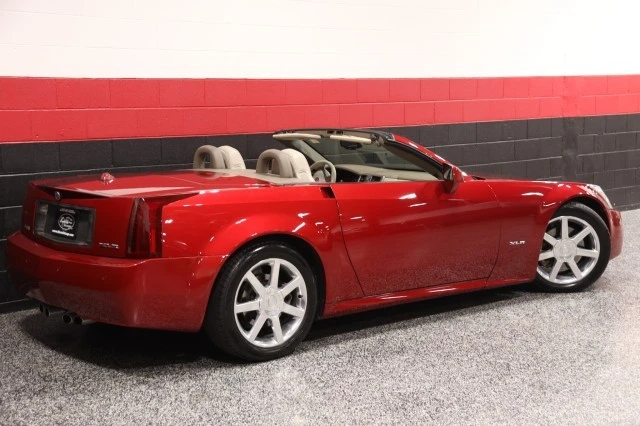 2005 Cadillac XLR - Image 8 of 24