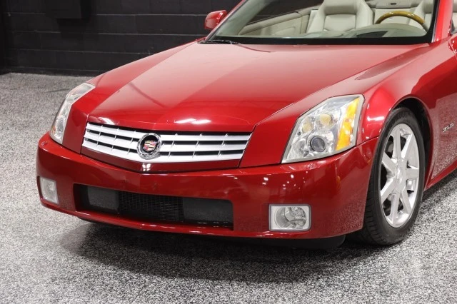 2005 Cadillac XLR - Image 13 of 24