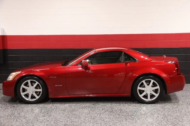 2005 Cadillac XLR - Image 23 of 24