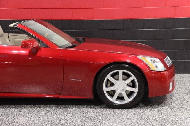 2005 Cadillac XLR - Image 6 of 24