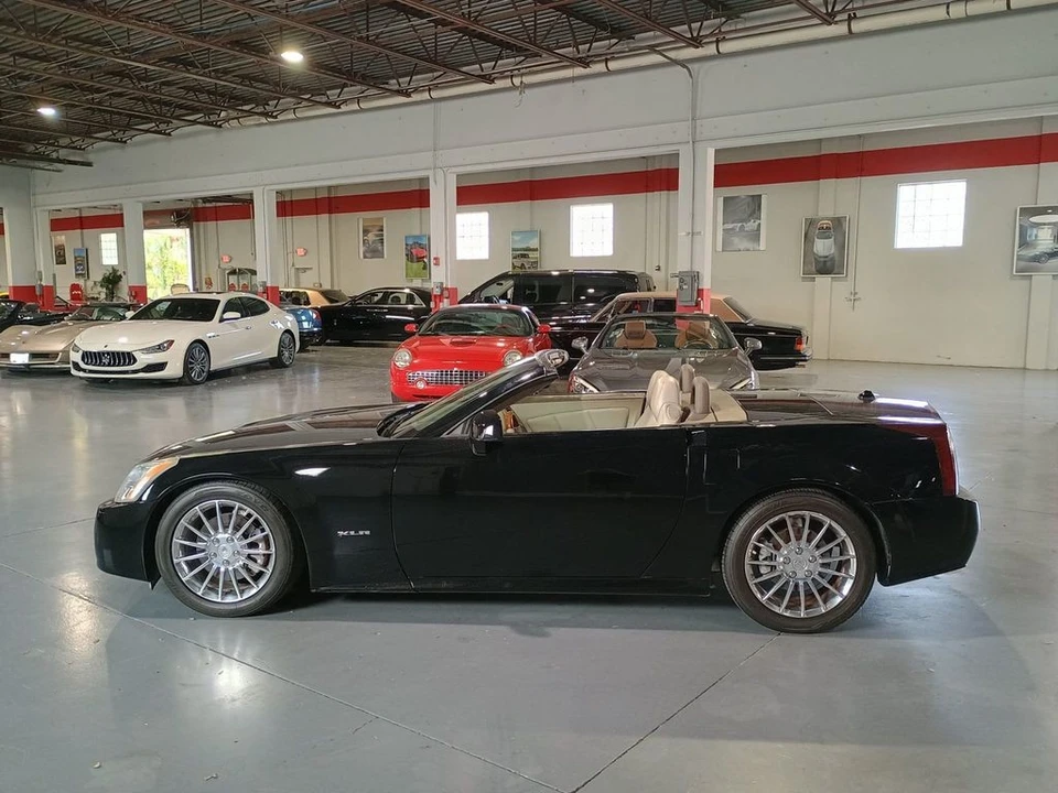 2005 Cadillac XLR - Image 2 of 12