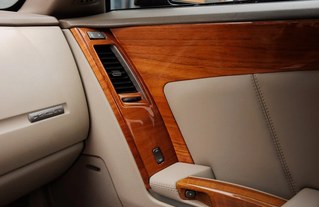 2005 Cadillac XLR - Image 25 of 31