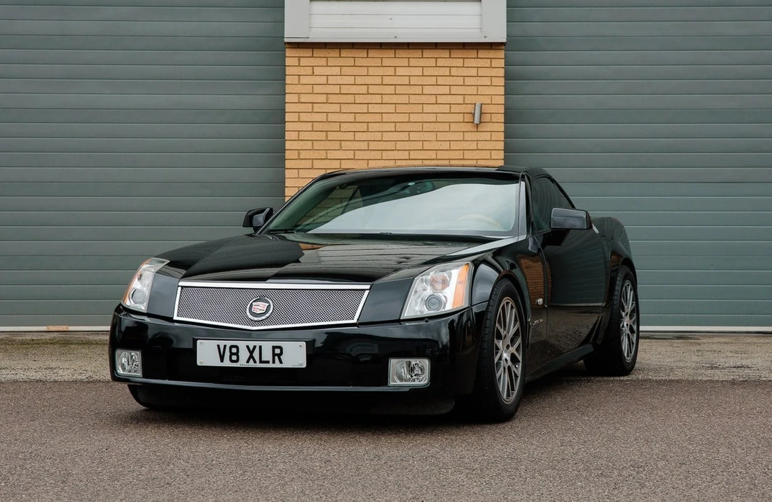2005 Cadillac XLR - Image 8 of 31