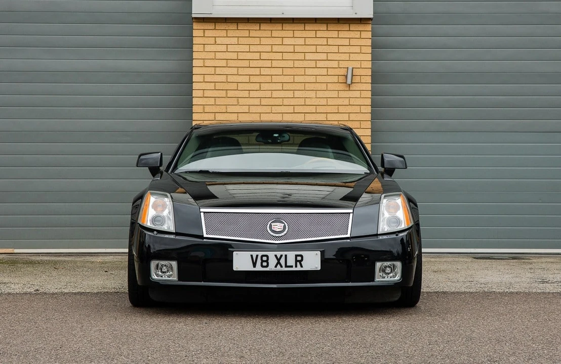 2005 Cadillac XLR - Image 2 of 31