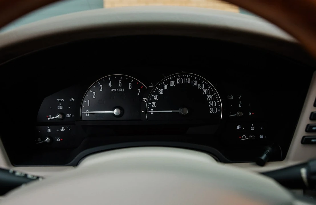 2005 Cadillac XLR - Image 12 of 31