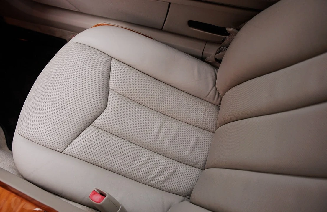 2005 Cadillac XLR - Image 23 of 31