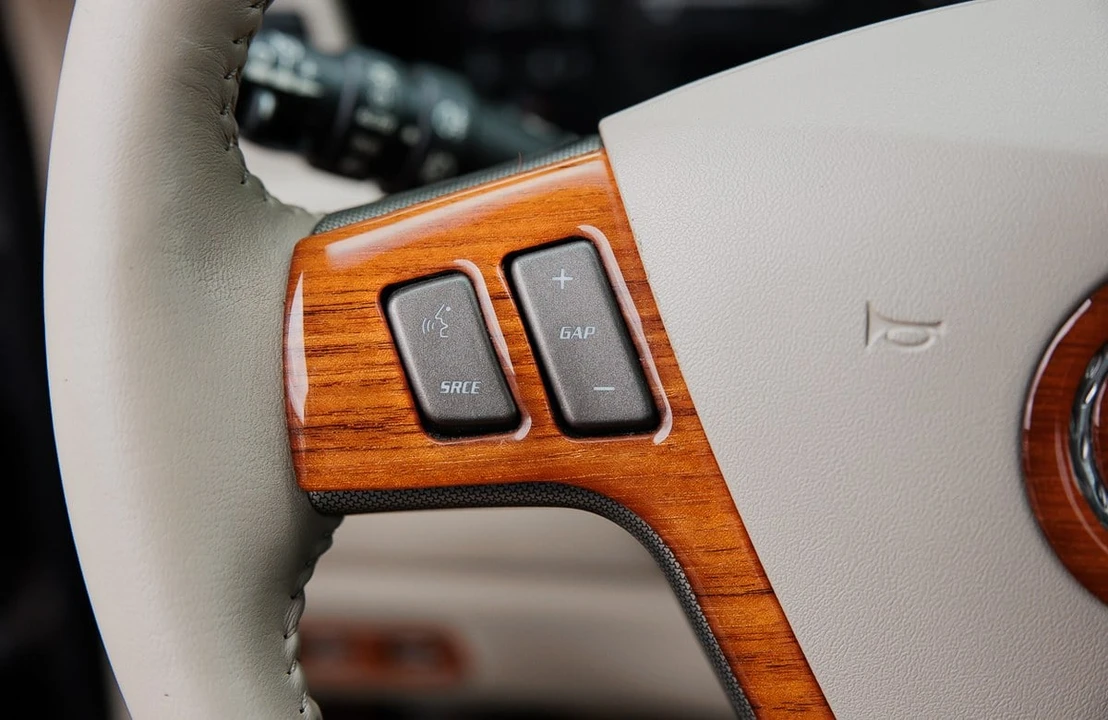 2005 Cadillac XLR - Image 21 of 31