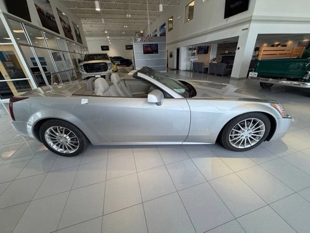 2005 Cadillac XLR - Image 2 of 23