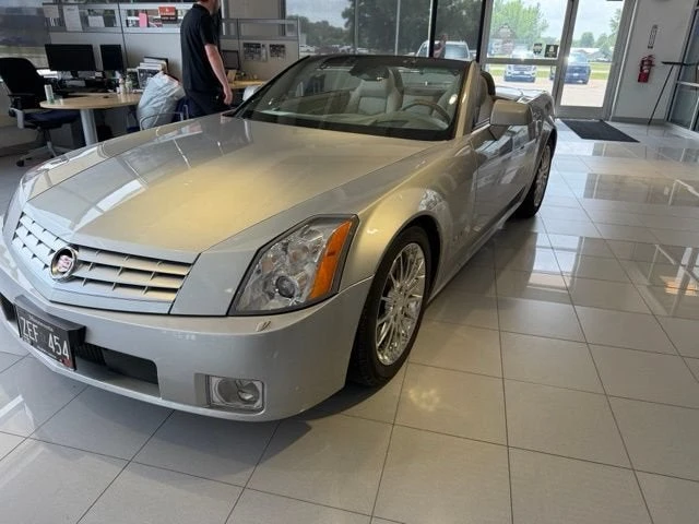 2005 Cadillac XLR - Image 7 of 23