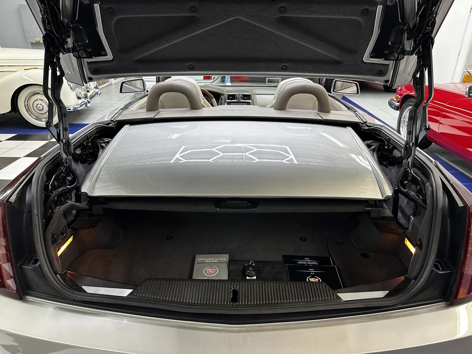 2005 Cadillac XLR - Image 25 of 31