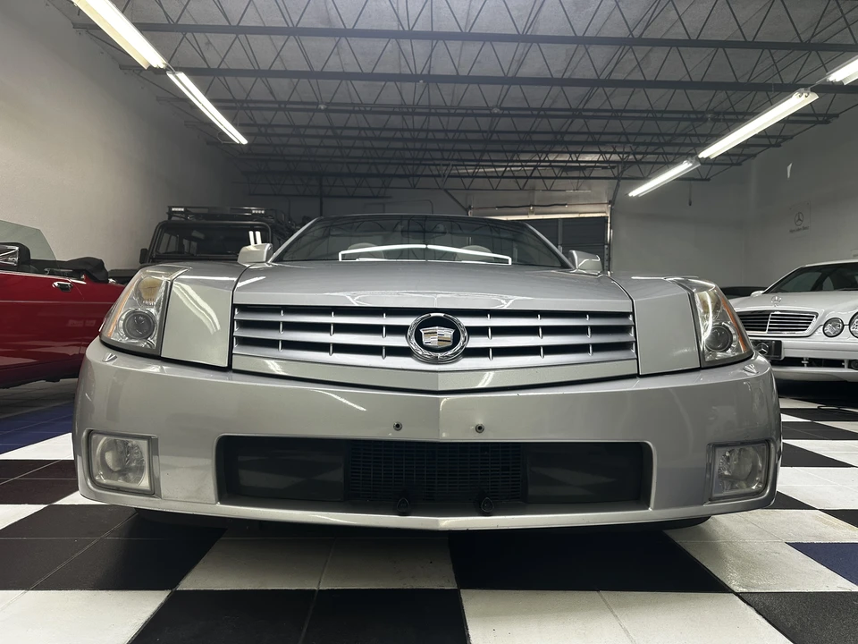 2005 Cadillac XLR - Image 6 of 31