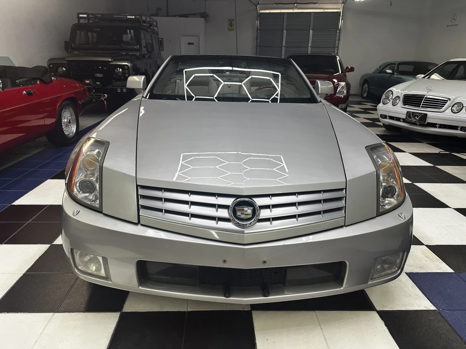 2005 Cadillac XLR - Image 5 of 31