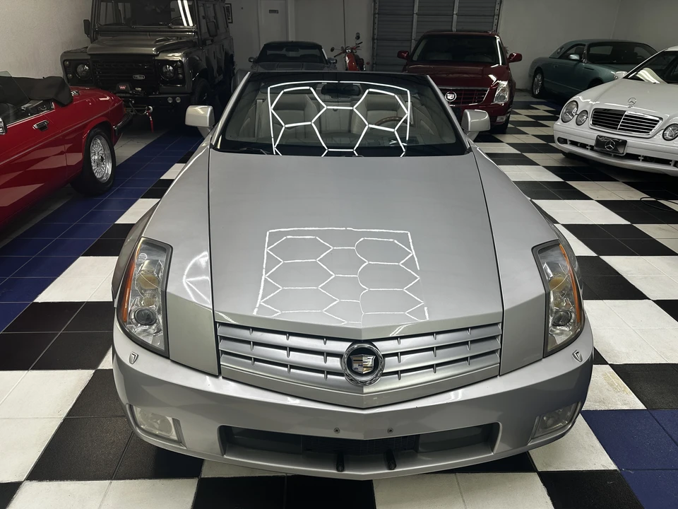2005 Cadillac XLR - Image 4 of 31