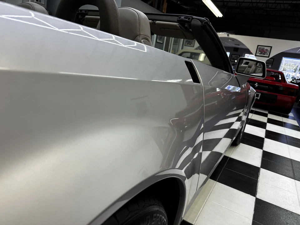 2005 Cadillac XLR - Image 30 of 31