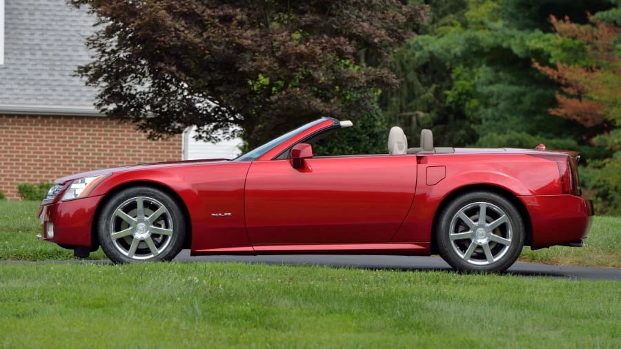 2005 Cadillac XLR - Image 9 of 29