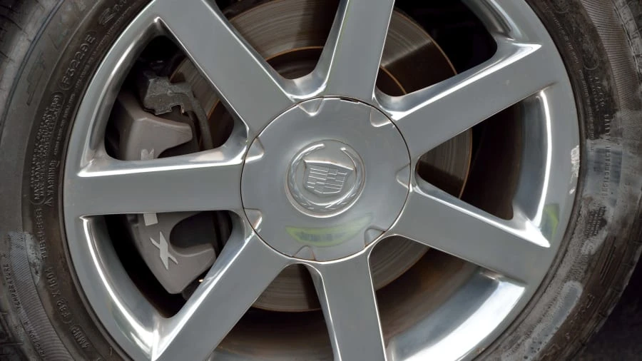 2005 Cadillac XLR - Image 16 of 29