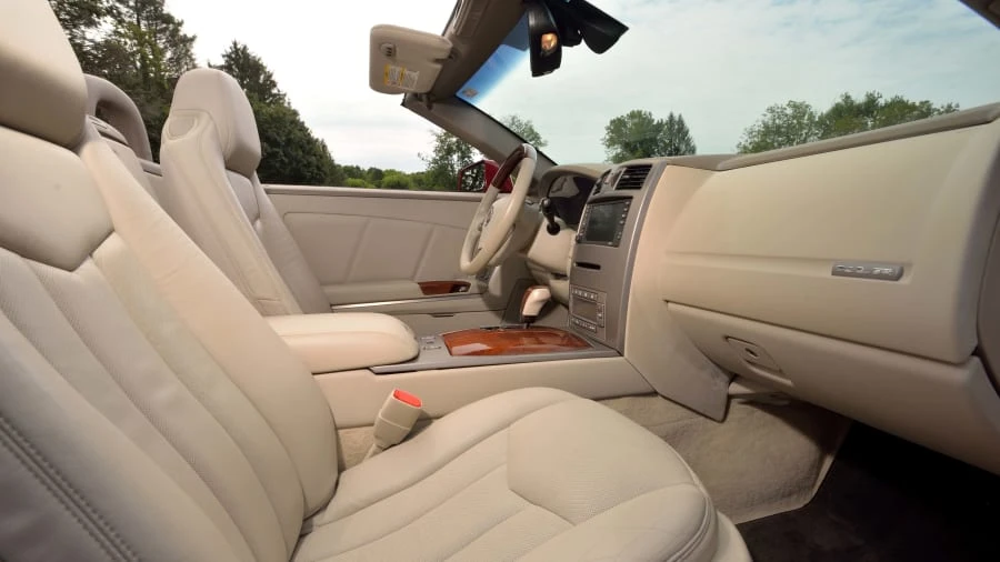 2005 Cadillac XLR - Image 27 of 29
