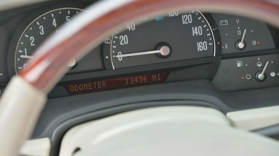 2005 Cadillac XLR - Image 5 of 29