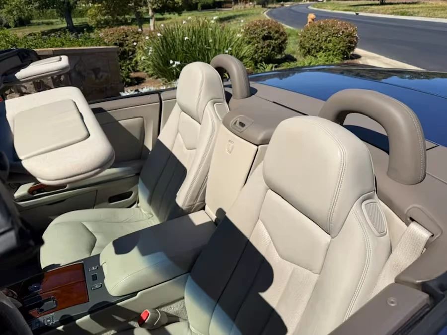 2005 Cadillac XLR - Image 15 of 20