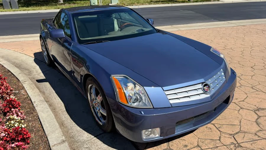 2005 Cadillac XLR - Image 6 of 20