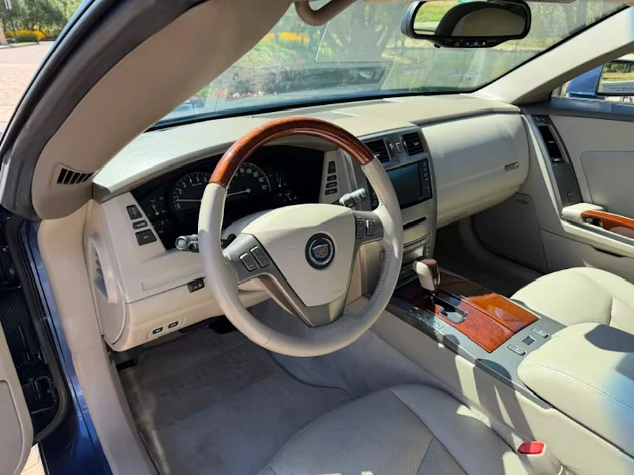 2005 Cadillac XLR - Image 17 of 20