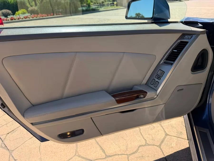 2005 Cadillac XLR - Image 19 of 20