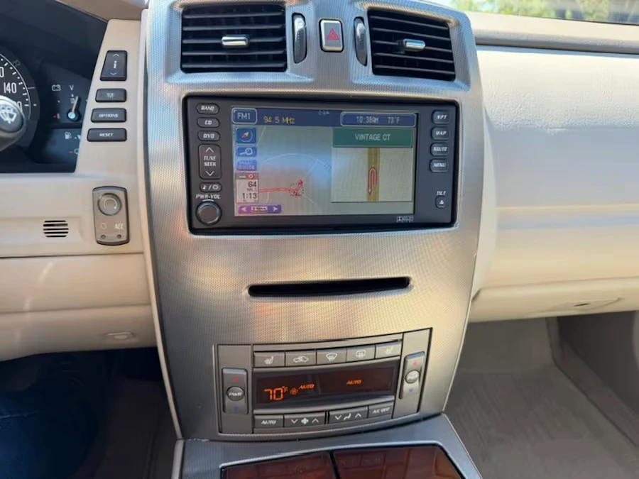 2005 Cadillac XLR - Image 16 of 20