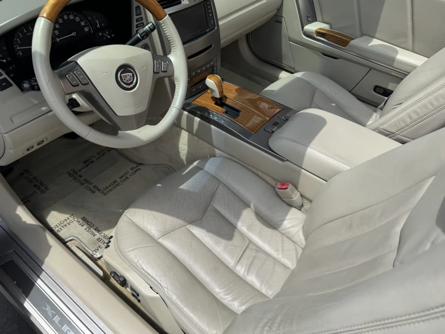 2005 Cadillac XLR - Image 7 of 12