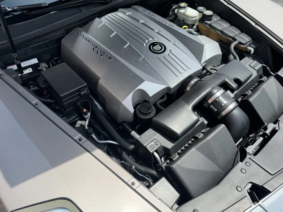2005 Cadillac XLR - Image 11 of 12