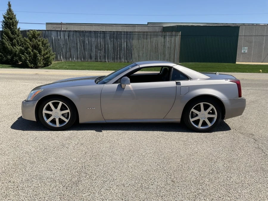 2005 Cadillac XLR - Image 2 of 10