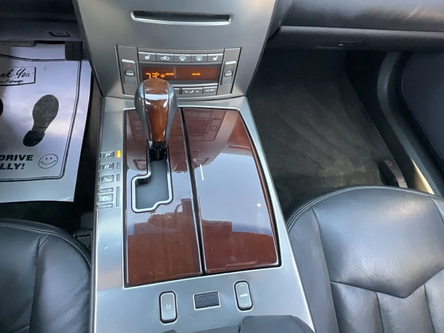 2005 Cadillac XLR - Image 7 of 10