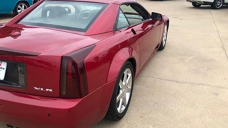 2005 Cadillac XLR - Image 7 of 11