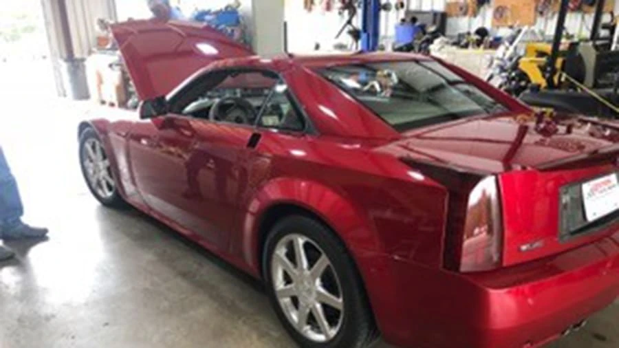 2005 Cadillac XLR - Image 8 of 11