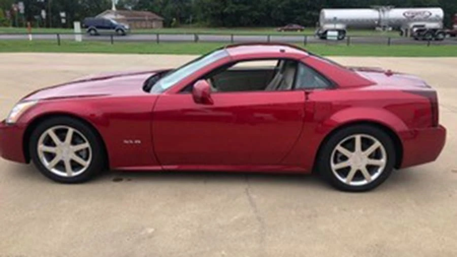 2005 Cadillac XLR - Image 9 of 11
